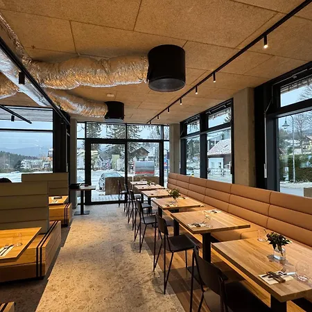 Apartment Corso Rustic Luxury Harrachov, In - Out, High Speed Wi-fi, Smart Tv *