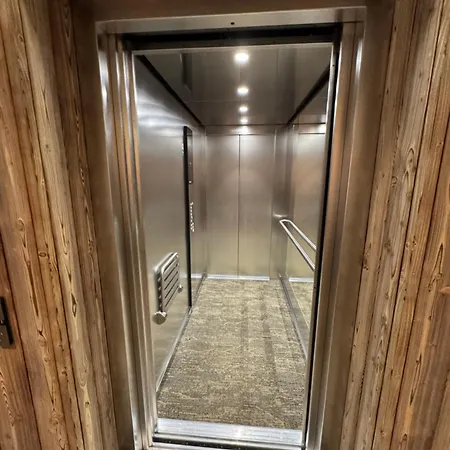 Apartment Corso Rustic Luxury Harrachov, In - Out, High Speed Wi-fi, Smart Tv Harrachov